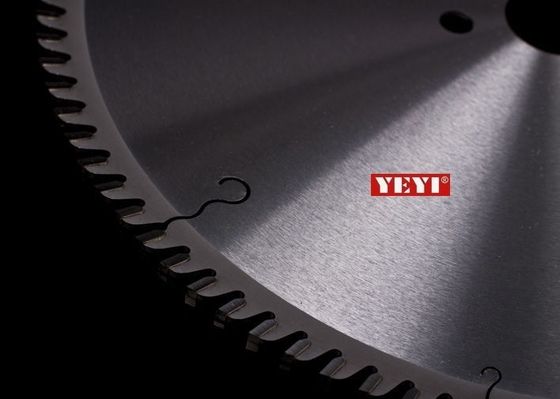 300mm TCT 안내장은 톱날이 긴 절단 생활을 가진 톱날을 톱날, 금속 위원회를